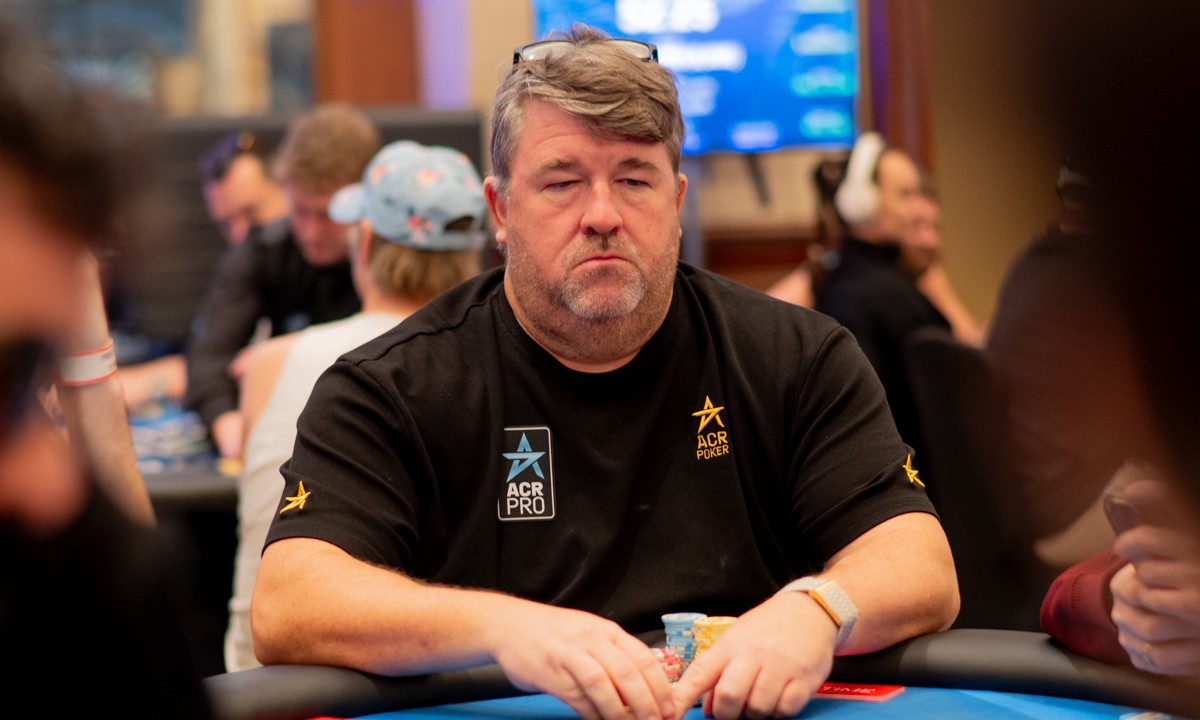 Chris Moneymaker Domina Partidas de Póker de Alto Nivel en Livestream por Segundo Día Consecutivo