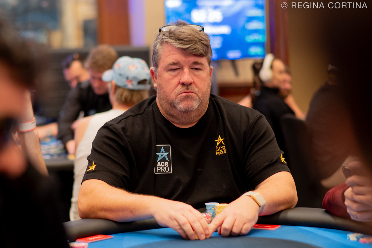 Chris Moneymaker jugando al póker