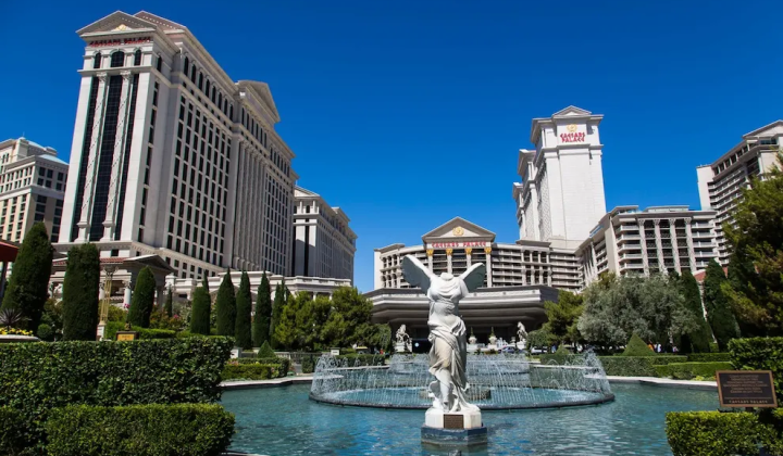 Fertitta Entertainment Adquiere Caesars Entertainment en un Acuerdo de $17.6 Mil Millones