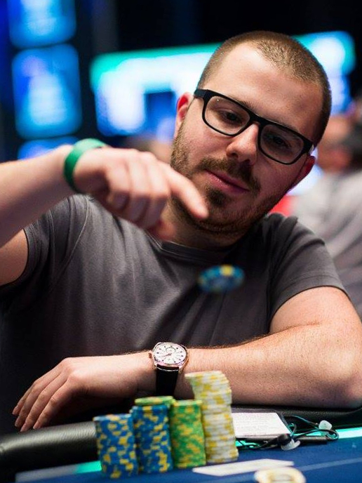 Phil Hellmuth se exaspera con Mike Matusow tras un “tank” de 8 minutos con las mejores manos en “Hellmuth’s Home Game