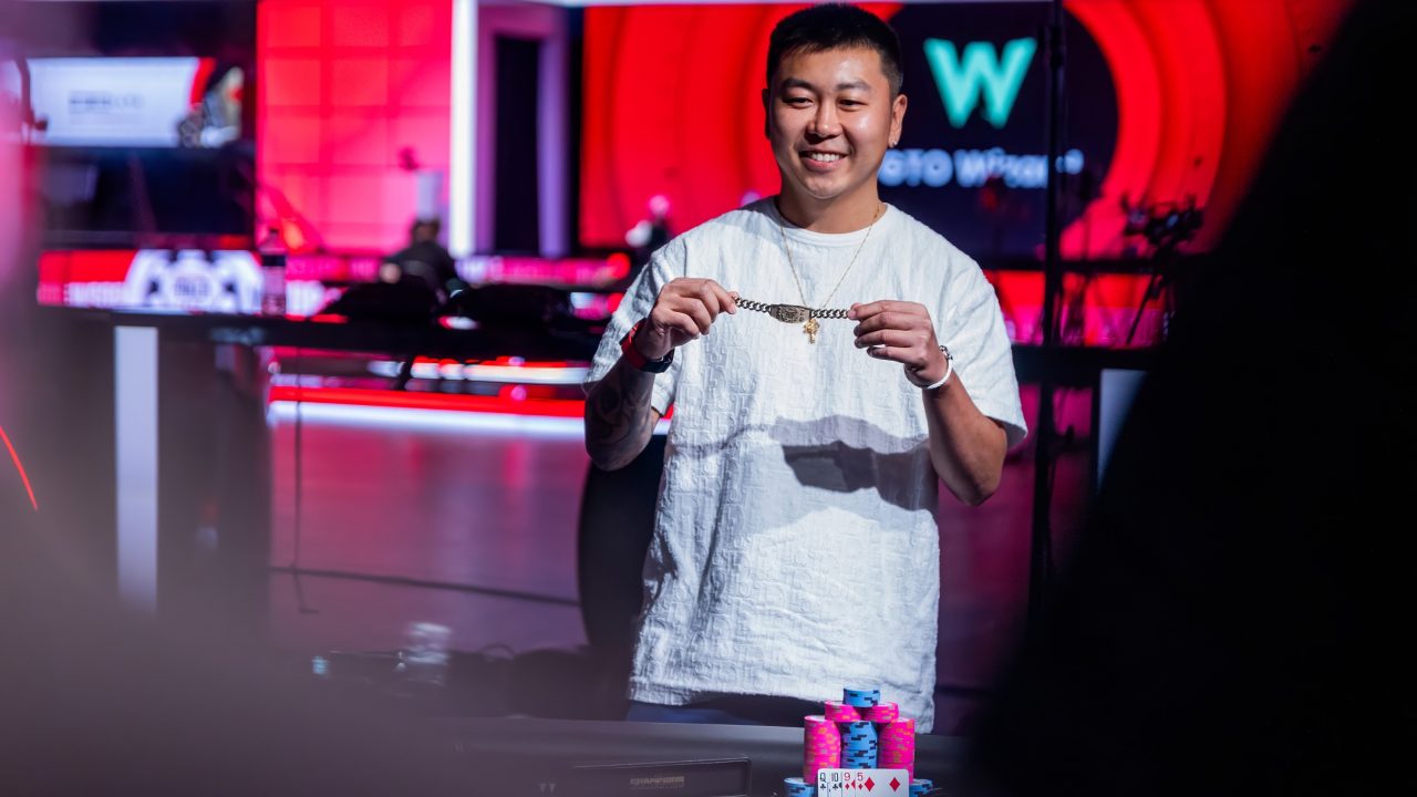 Yang Wang se corona campeón en el Evento #5: Pot-Limit Omaha de $5,000 de las WSOP