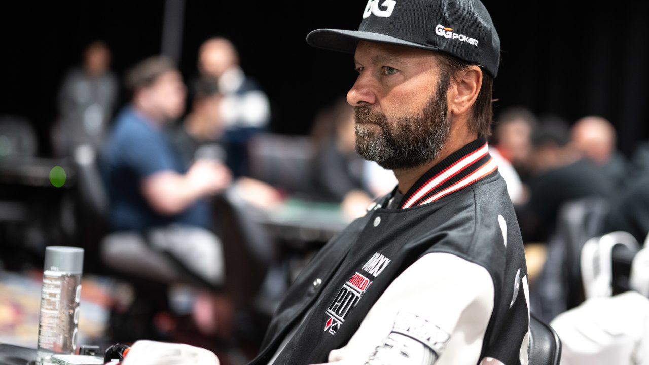 Negreanu sufre una dolorosa derrota en el Campeonato Heads-Up de $25,000 tras perder una gran ventaja