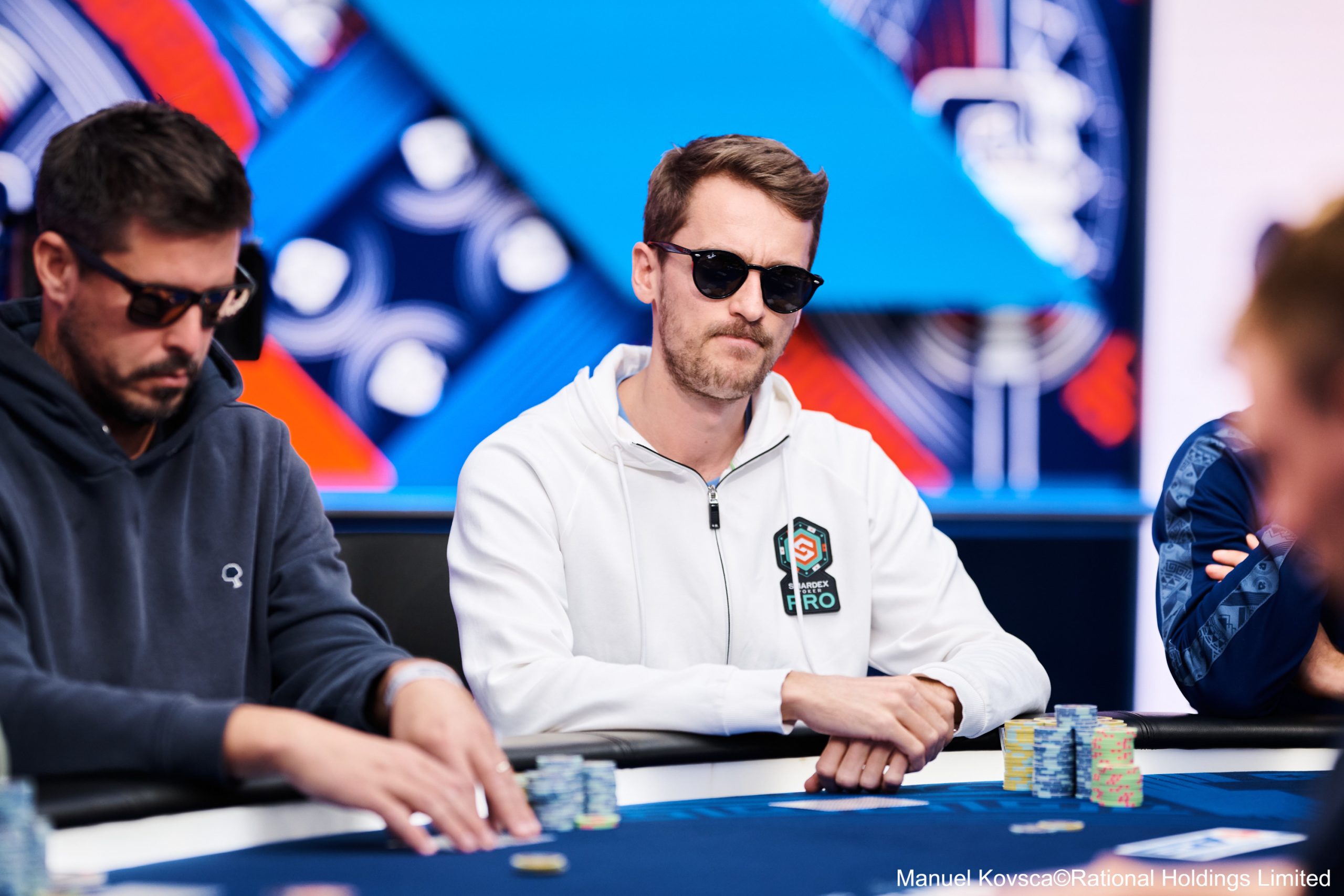 Thomas Eychenne jugando al poker en el EPT Monte Carlo 2026.