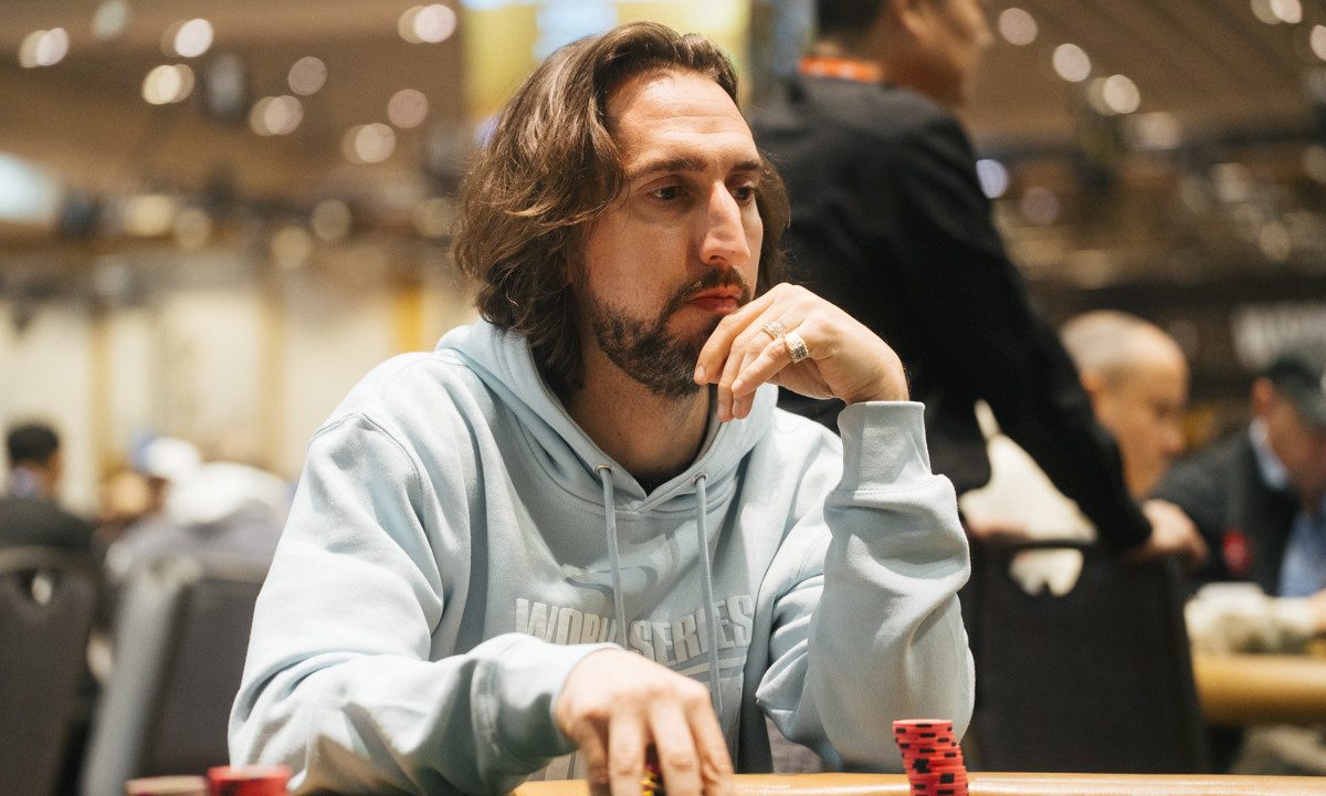 Jugador de póker y presentador de deportes, Nick Wright, se niega a vender un boleto de apuestas deportivas de $2 millones
