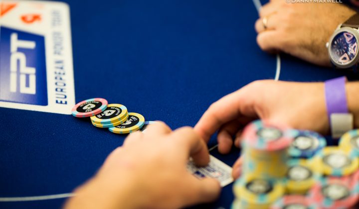 Ajustes Cruciales Contra Aperturas de 3x en Torneos de Póker en Vivo