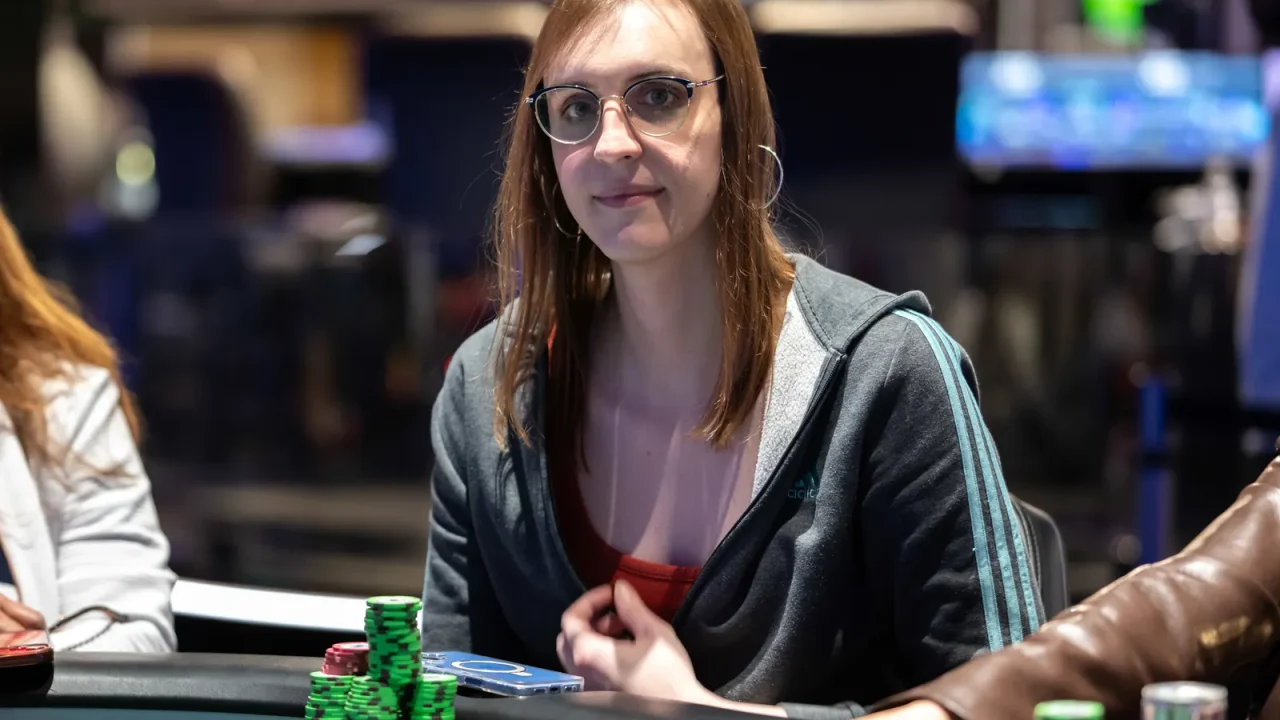 Aubrey Williams, transpłciowa kobieta, udowadnia, że jej obecność w World Series of Poker (WSOP) Ladies Championship jest w pełni zasłużona.