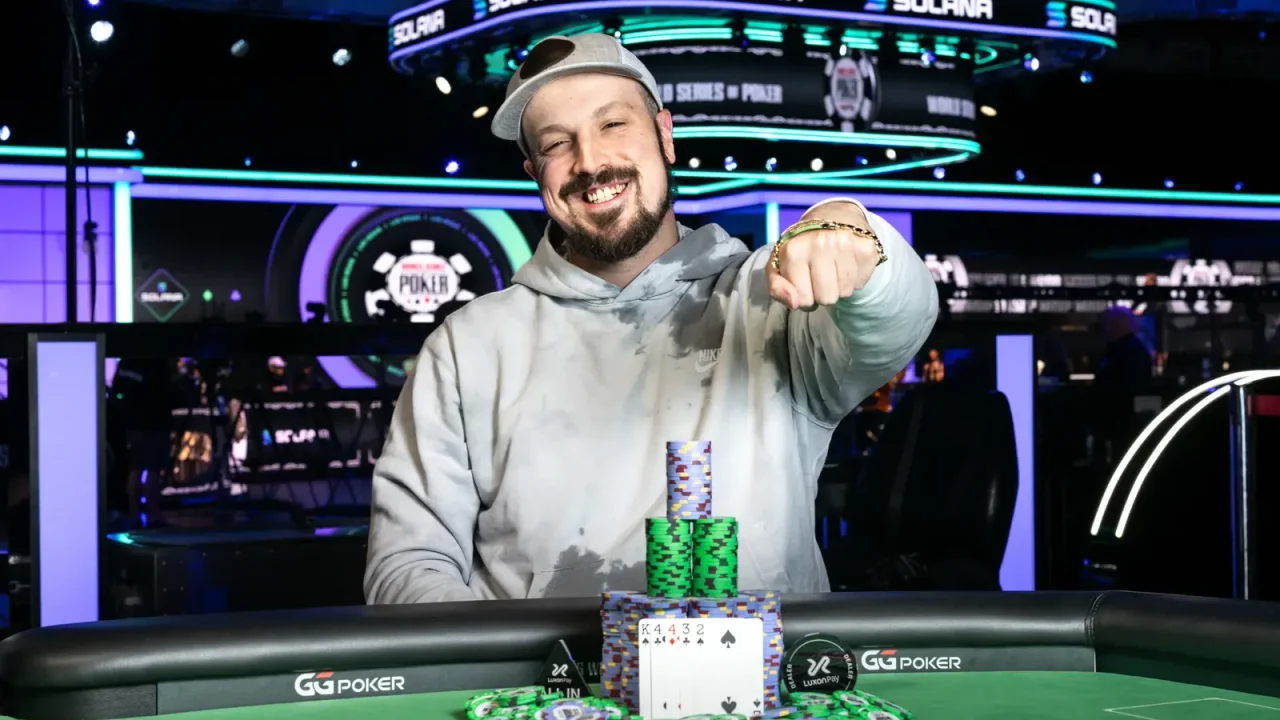 Na światowych arenach World Series of Poker (WSOP) rozegrał się historyczny moment, gdy Zachary Gruneberg zapisał się złotymi zgłoskami w an