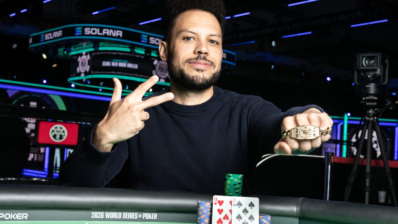 Dennis Weiss triumfuje w trzecim tytule WSOP w emocjonującym finale $1,500 Limit Hold’em