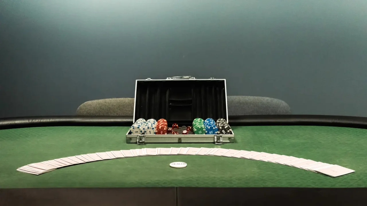 Main Event WSOP 2026 día a día: chip counts, eliminaciones y momentos clave