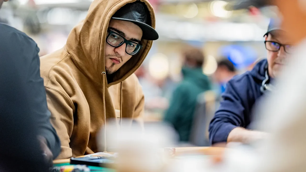 Paul Mizrachi, syn słynnego Michaela «The Grindera» Mizrachi, który w zeszłym roku zdobył tytuł w Main Evencie World Series of Poker, rozpoc
