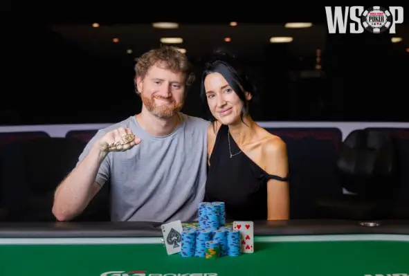 David Peters zdobywa piątą bransoletę WSOP, trzej gracze po raz pierwszy sięgają po tytuł