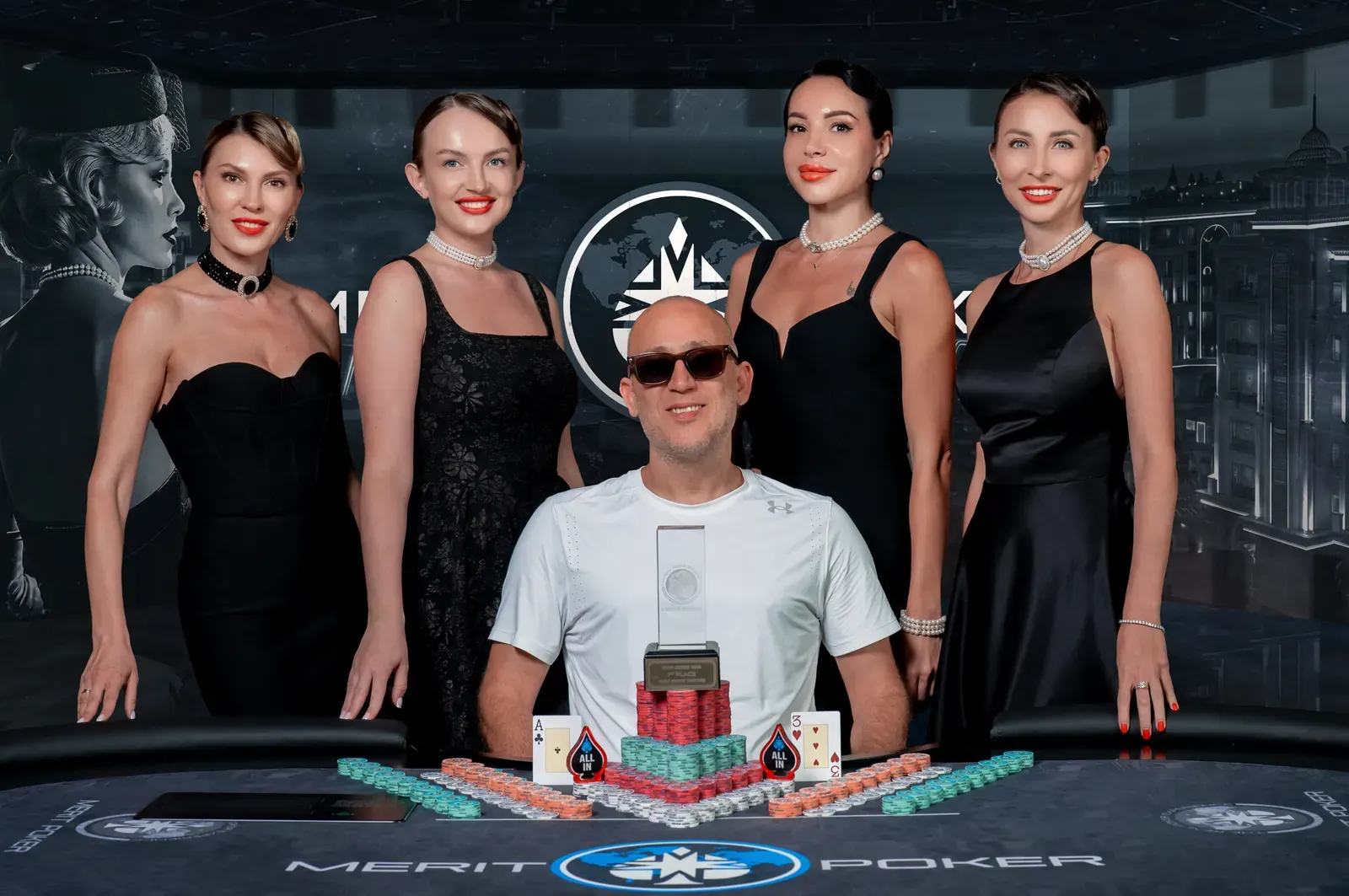 Selahaddin Bedir celebra su victoria en el Main Event del Merit Poker NOIR Series