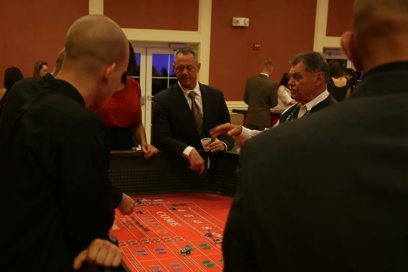 Cartel promocional de WSOP Paradise 2026 con el complejo Baha Mar al fondo, islas de Bahamas