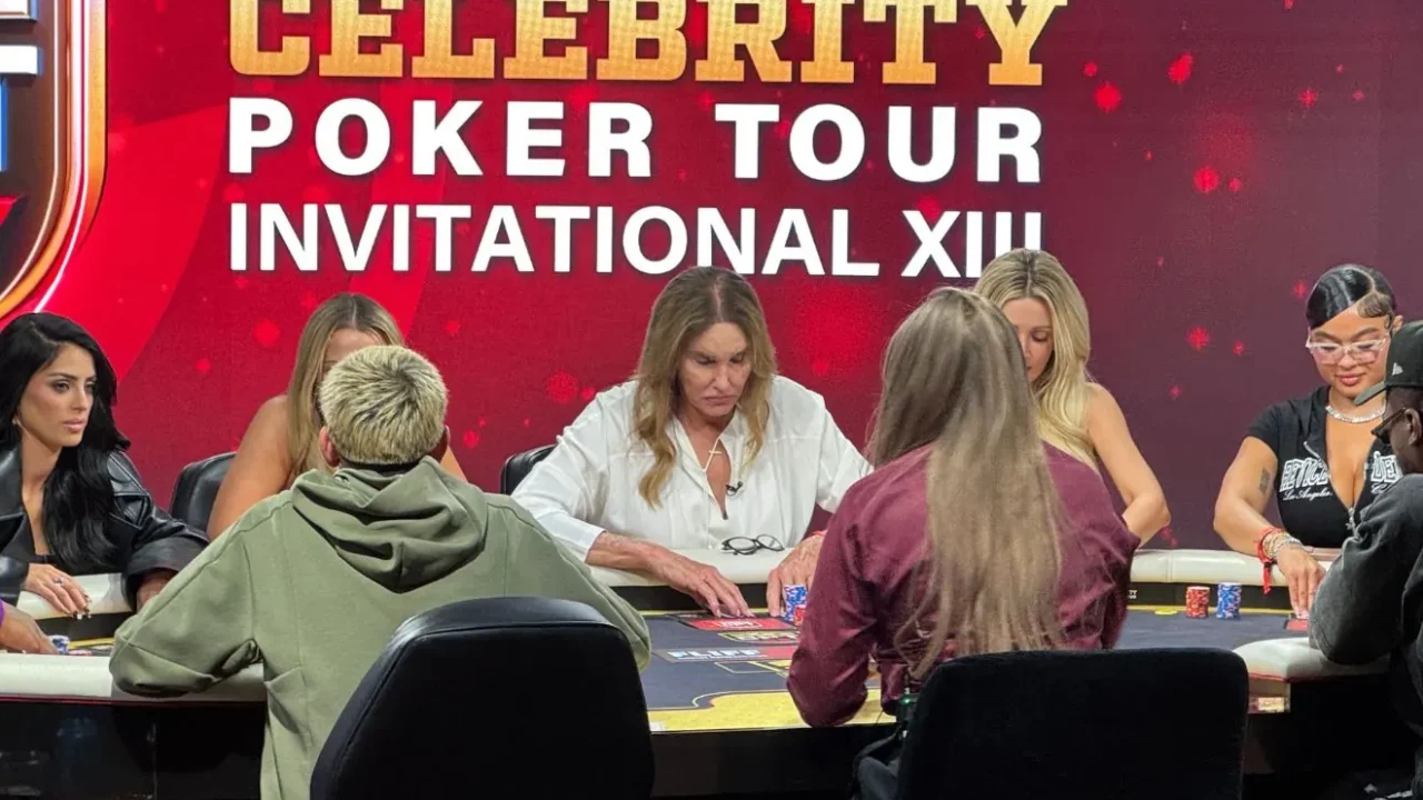 Caitlyn Jenner aprende a jugar póker en el Celebrity Poker Tour de Las Vegas