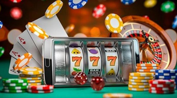 La evolución del entretenimiento en casinos digitales: qué buscan los jugadores de poker online hoy