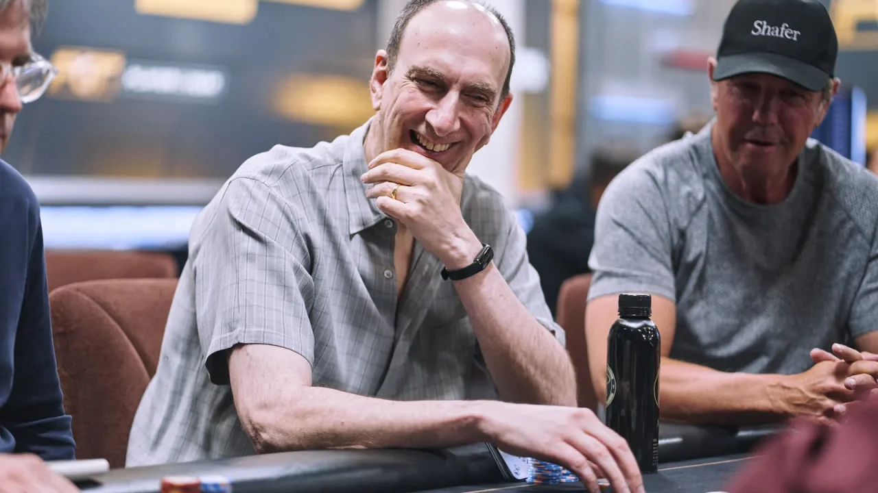 Erik Seidel, leyenda del póker, finalista en torneo de backgammon tras más de 40 años